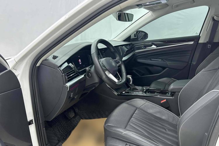 Used Volkswagen Passat New Energy 2022 430 PHEV Hybrid Luxury Edition Interior 4