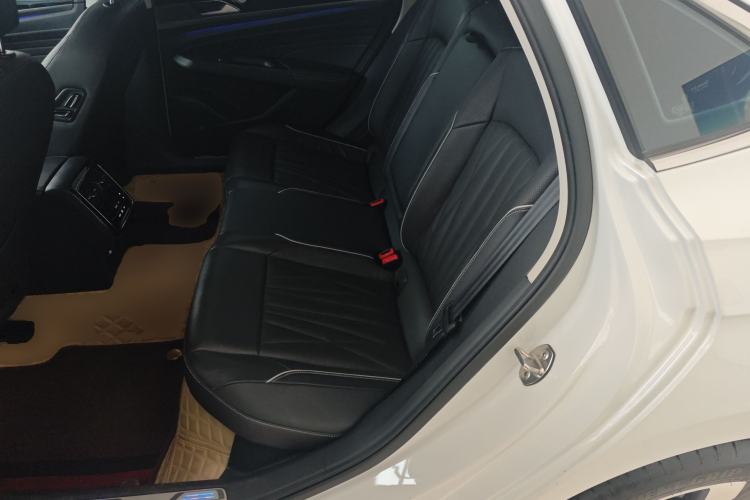 Used Volkswagen Passat New Energy 2022 430 PHEV Hybrid Luxury Edition Interior 4