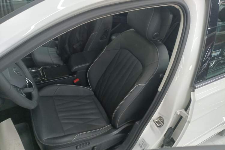 Used Volkswagen Passat New Energy 2022 430 PHEV Hybrid Luxury Edition Left Front Seat