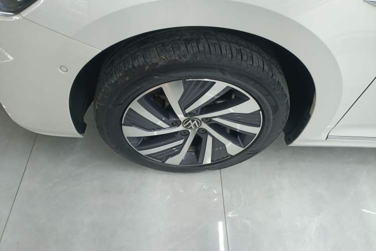 Used Volkswagen Passat New Energy 2022 430 PHEV Hybrid Luxury Edition Left Front Wheel Hub