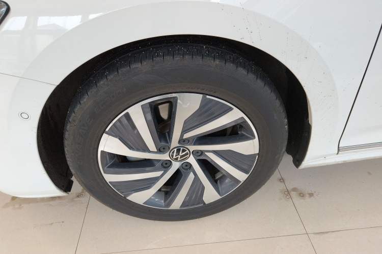 Used Volkswagen Passat New Energy 2022 430 PHEV Hybrid Luxury Edition Left Front Wheel Hub