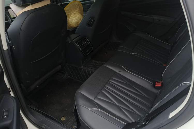 Used Volkswagen Passat New Energy 2022 430 PHEV Hybrid Luxury Edition Left Rear Seat