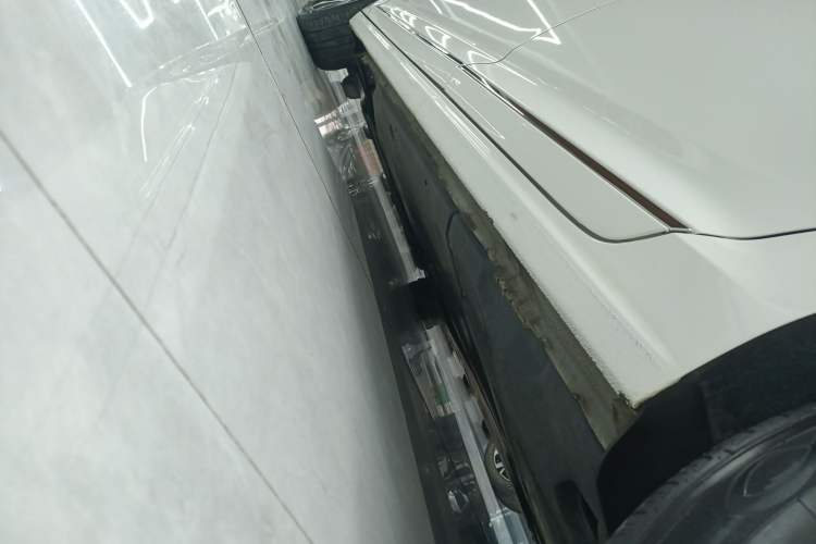 Used Volkswagen Passat New Energy 2022 430 PHEV Hybrid Luxury Edition Left Side Sill