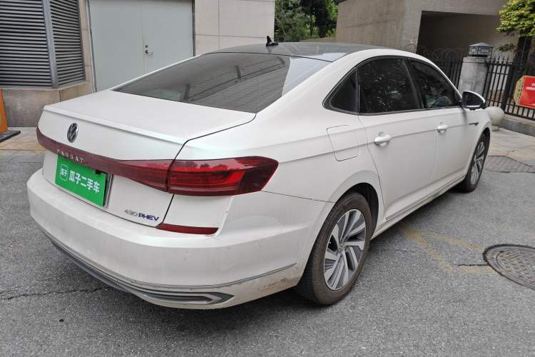 Used Volkswagen Passat New Energy 2022 430 PHEV Hybrid Luxury Edition Rear Right 45 Deg