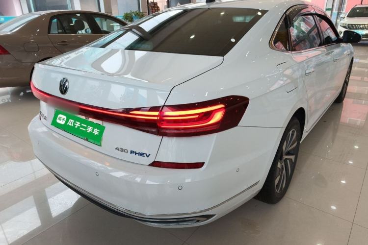 Used Volkswagen Passat New Energy 2022 430 PHEV Hybrid Luxury Edition Rear Right 45 Deg