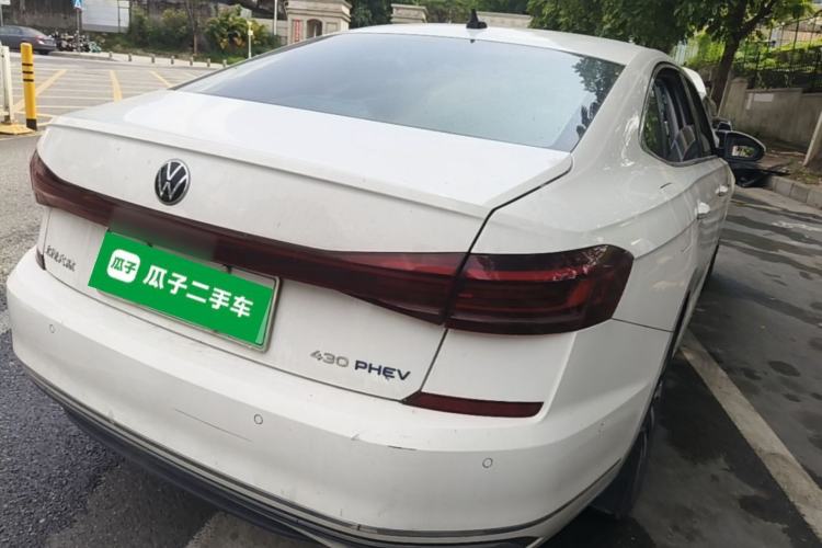 Used Volkswagen Passat New Energy 2022 430 PHEV Hybrid Luxury Edition Rear Right 45 Deg