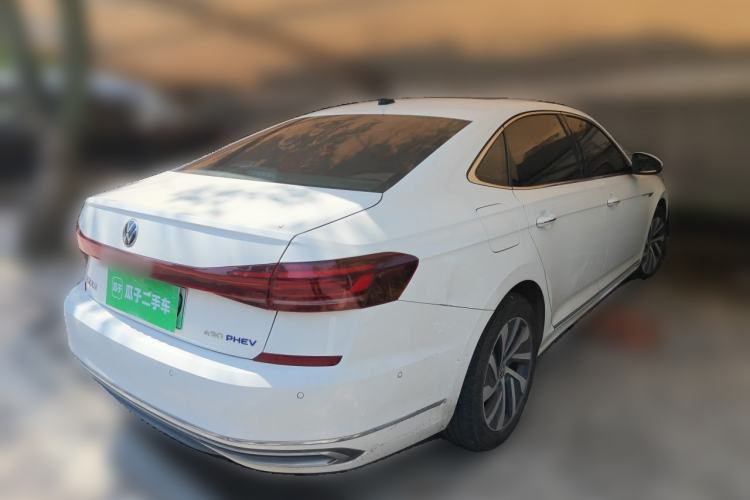 Used Volkswagen Passat New Energy 2022 430 PHEV Hybrid Luxury Edition Rear Right 45 Deg
