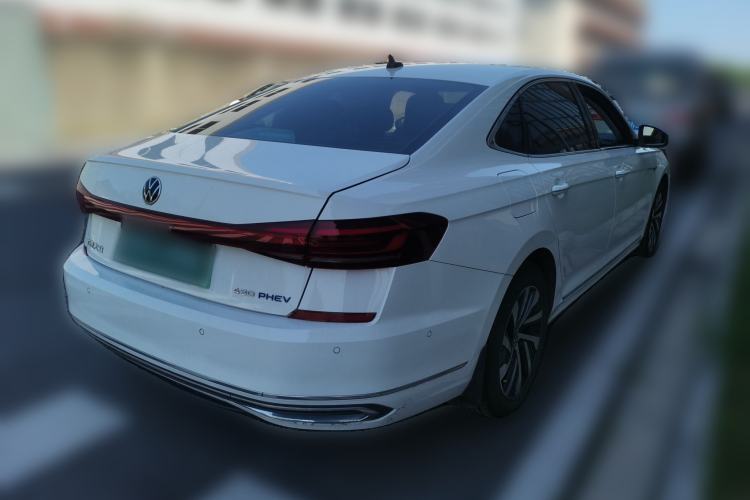 Used Volkswagen Passat New Energy 2022 430 PHEV Hybrid Luxury Edition Rear Right 45 Deg