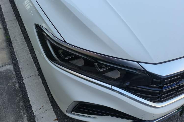 Used Volkswagen Passat New Energy 2022 430 PHEV Hybrid Luxury Edition Right Front Headlight