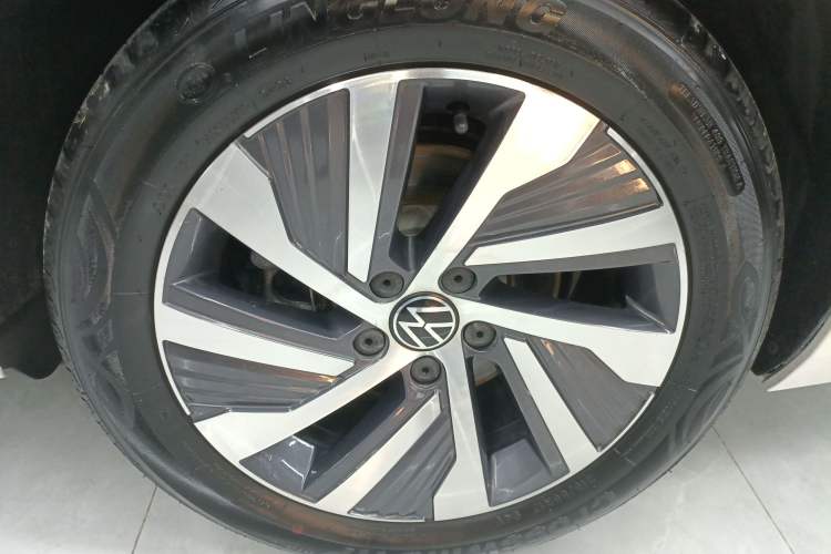 Used Volkswagen Passat New Energy 2022 430 PHEV Hybrid Luxury Edition Right Rear Wheel Hub