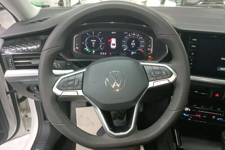 Used Volkswagen Passat New Energy 2022 430 PHEV Hybrid Luxury Edition Steering Wheel