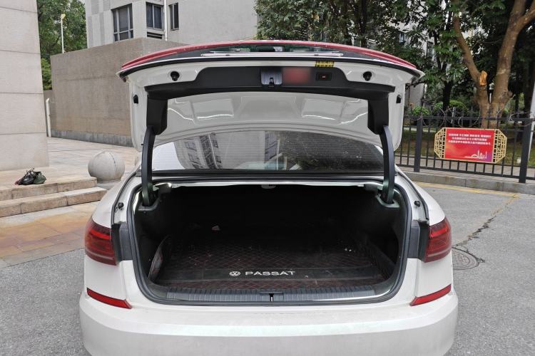Used Volkswagen Passat New Energy 2022 430 PHEV Hybrid Luxury Edition Trunk