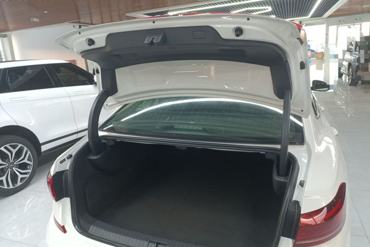 Used Volkswagen Passat New Energy 2022 430 PHEV Hybrid Luxury Edition Trunk