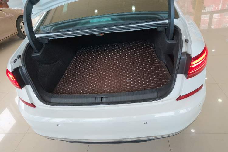 Used Volkswagen Passat New Energy 2022 430 PHEV Hybrid Luxury Edition Trunk