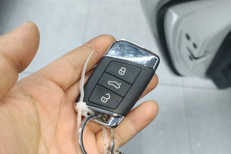 Used Volkswagen Passat New Energy 2022 430 PHEV Hybrid Luxury Edition Vehicle Key