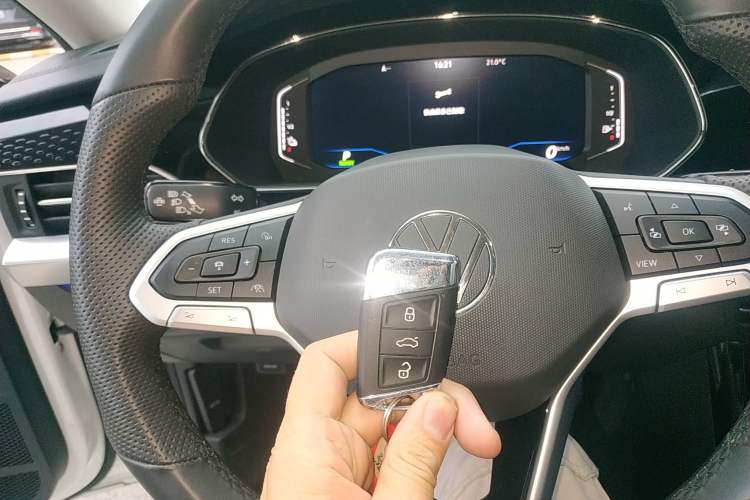 Used Volkswagen Passat New Energy 2022 430 PHEV Hybrid Luxury Edition Vehicle Key