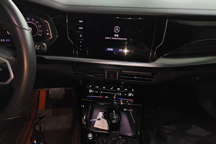 Used Volkswagen Passat New Energy 2023 430 PHEV Hybrid Elite Edition Audio And AC Panel