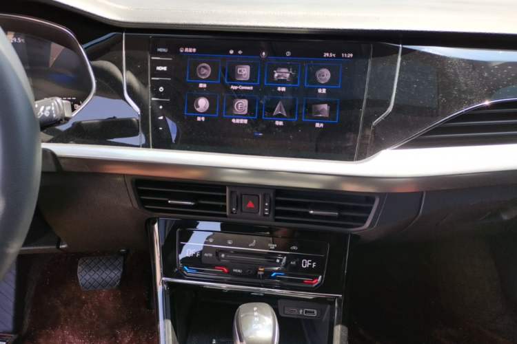 Used Volkswagen Passat New Energy 2023 430 PHEV Hybrid Elite Edition Audio And AC Panel