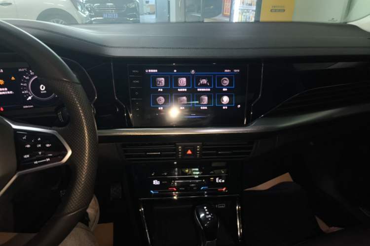 Used Volkswagen Passat New Energy 2023 430 PHEV Hybrid Elite Edition Audio And AC Panel