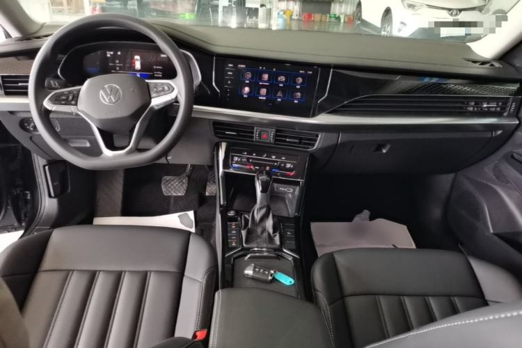 Used Volkswagen Passat New Energy 2023 430 PHEV Hybrid Elite Edition Center Console