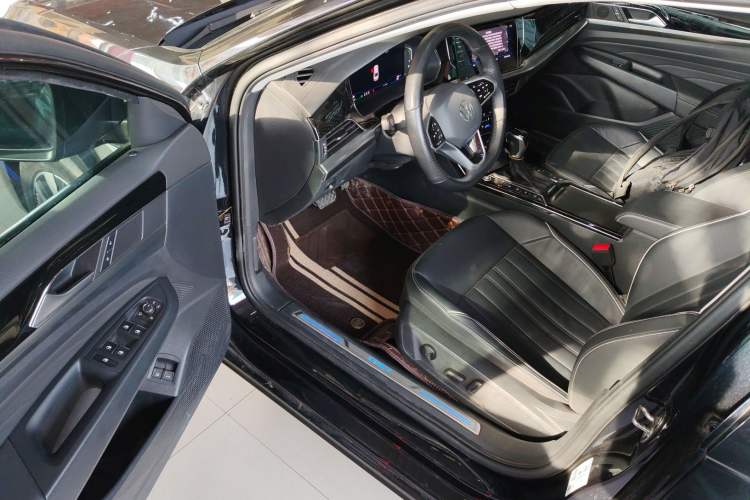 Used Volkswagen Passat New Energy 2023 430 PHEV Hybrid Elite Edition Driver Seat
