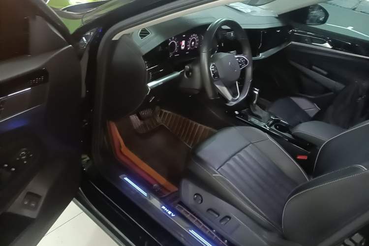 Used Volkswagen Passat New Energy 2023 430 PHEV Hybrid Elite Edition Driver Seat