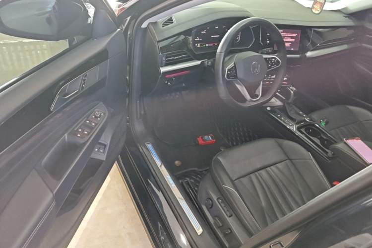 Used Volkswagen Passat New Energy 2023 430 PHEV Hybrid Luxury Edition Driver Seat