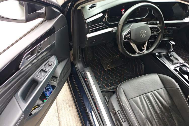 Used Volkswagen Passat New Energy 2023 430 PHEV Hybrid Luxury Edition Driver Seat