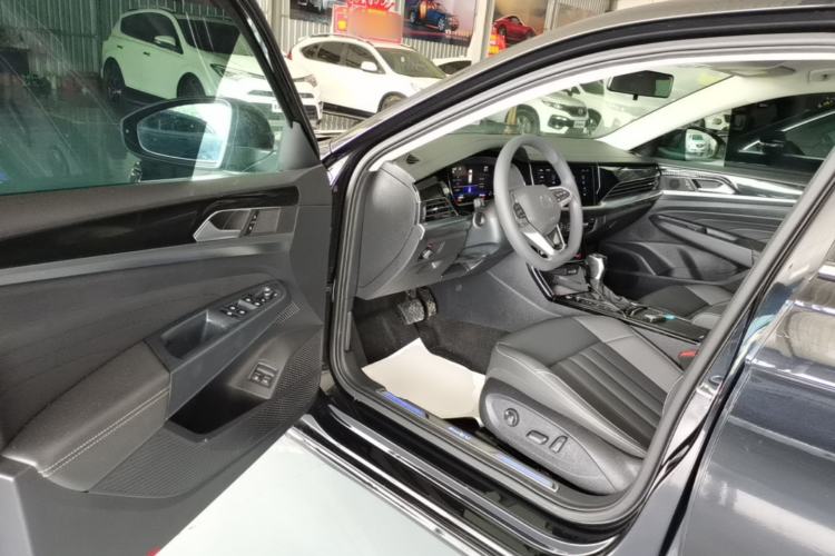 Used Volkswagen Passat New Energy 2023 430 PHEV Hybrid Elite Edition Driver Seat