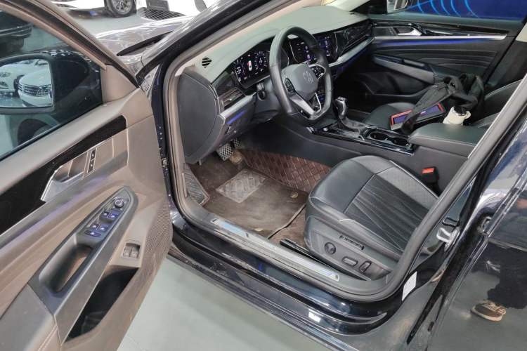 Used Volkswagen Passat New Energy 2023 430 PHEV Hybrid Luxury Edition Driver Seat
