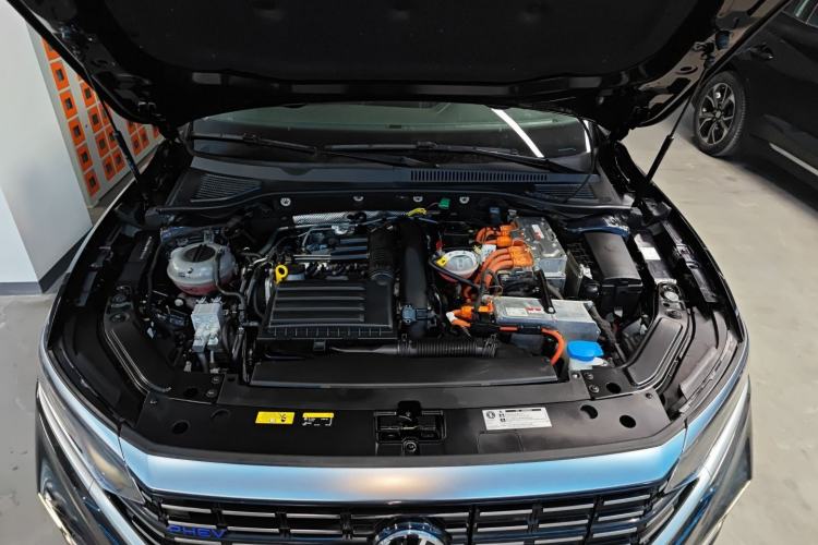 Used Volkswagen Passat New Energy 2023 430 PHEV Hybrid Elite Edition Engine Bay