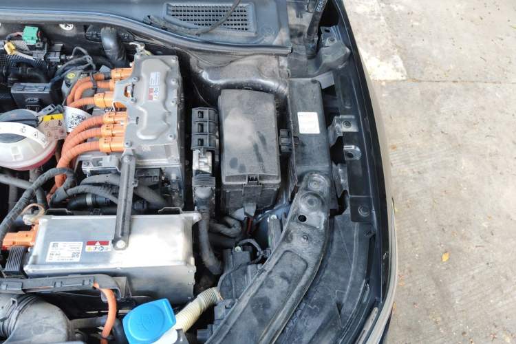 Used Volkswagen Passat New Energy 2023 430 PHEV Hybrid Luxury Edition Engine Bay Left