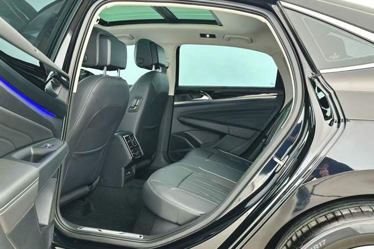 Used Volkswagen Passat New Energy 2023 430 PHEV Hybrid Luxury Edition Exterior 11