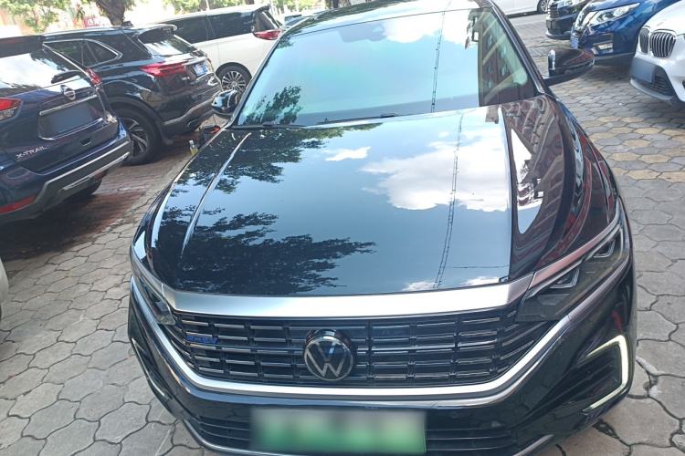 Used Volkswagen Passat New Energy 2023 430 PHEV Hybrid Luxury Edition Front