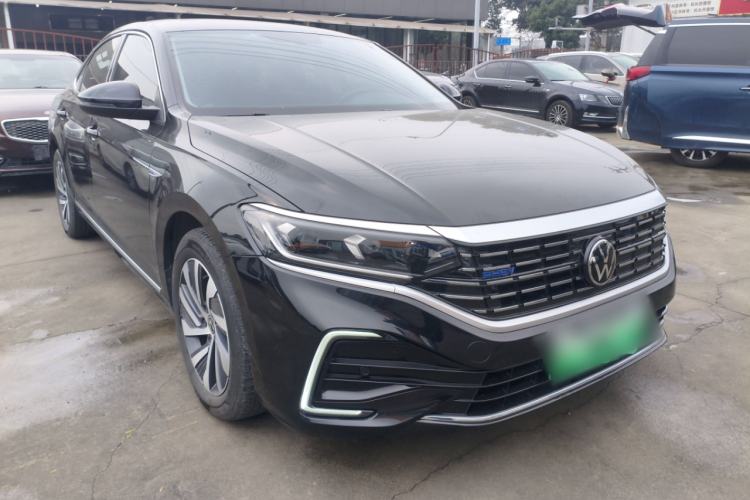 Used Volkswagen Passat New Energy 2023 430 PHEV Hybrid Elite Edition Front Right 45 Deg