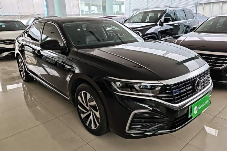 Used Volkswagen Passat New Energy 2023 430 PHEV Hybrid Elite Edition Front Right 45 Deg