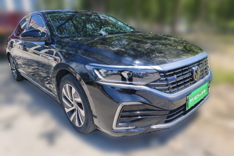 Used Volkswagen Passat New Energy 2023 430 PHEV Hybrid Elite Edition Front Right 45 Deg