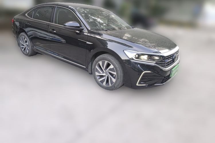 Used Volkswagen Passat New Energy 2023 430 PHEV Hybrid Elite Edition Front Right 45 Deg