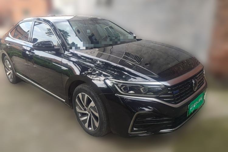 Used Volkswagen Passat New Energy 2023 430 PHEV Hybrid Luxury Edition Front Right 45 Deg