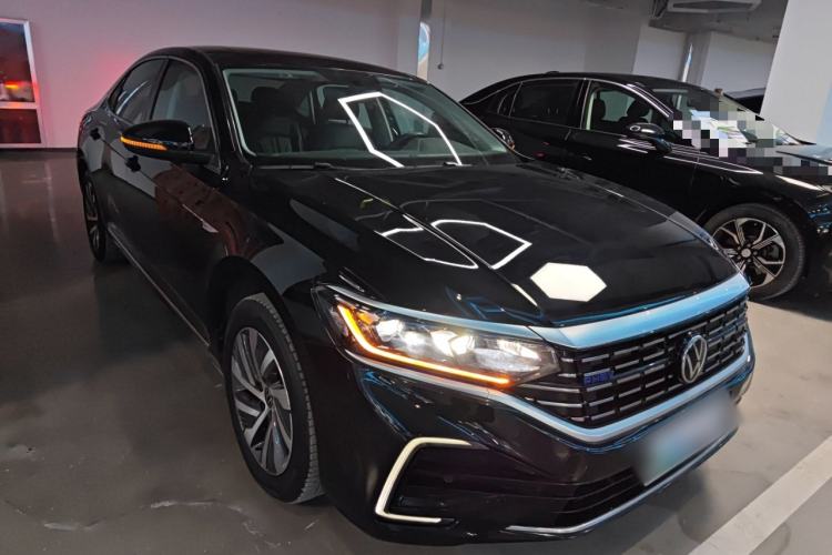Used Volkswagen Passat New Energy 2023 430 PHEV Hybrid Elite Edition Front Right 45 Deg