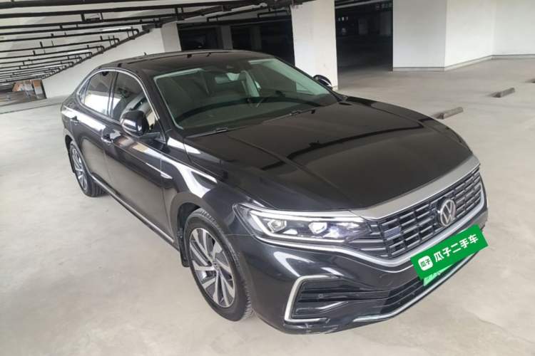 Used Volkswagen Passat New Energy 2023 430 PHEV Hybrid Luxury Edition Front Right 45 Deg