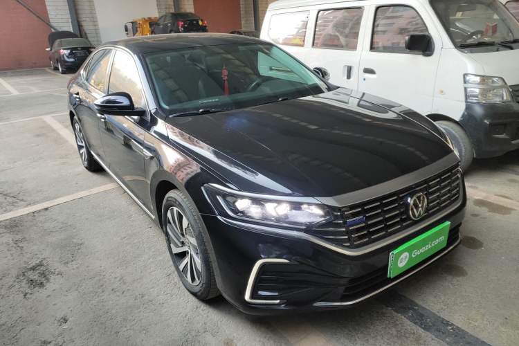 Used Volkswagen Passat New Energy 2023 430 PHEV Hybrid Elite Edition Front Right 45 Deg