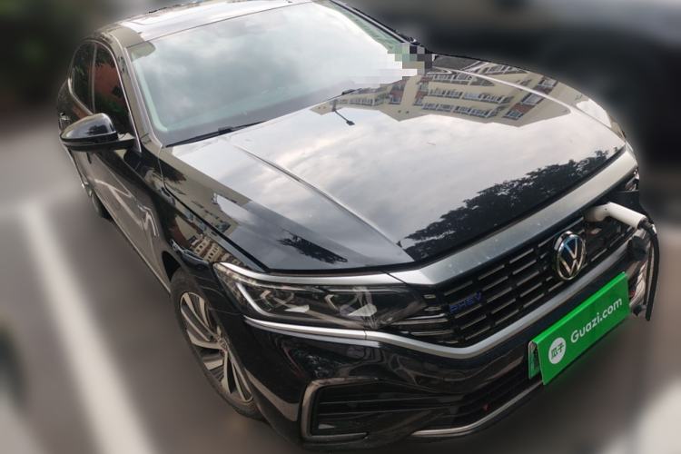 Used Volkswagen Passat New Energy 2023 430 PHEV Hybrid Luxury Edition Front Right 45 Deg