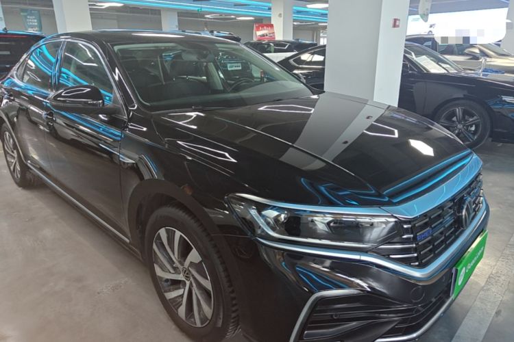 Used Volkswagen Passat New Energy 2023 430 PHEV Hybrid Elite Edition Front Right 45 Deg