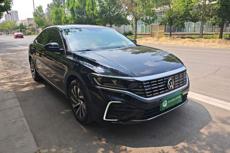 Used Volkswagen Passat New Energy 2023 430 PHEV Hybrid Elite Edition Front Right 45 Deg