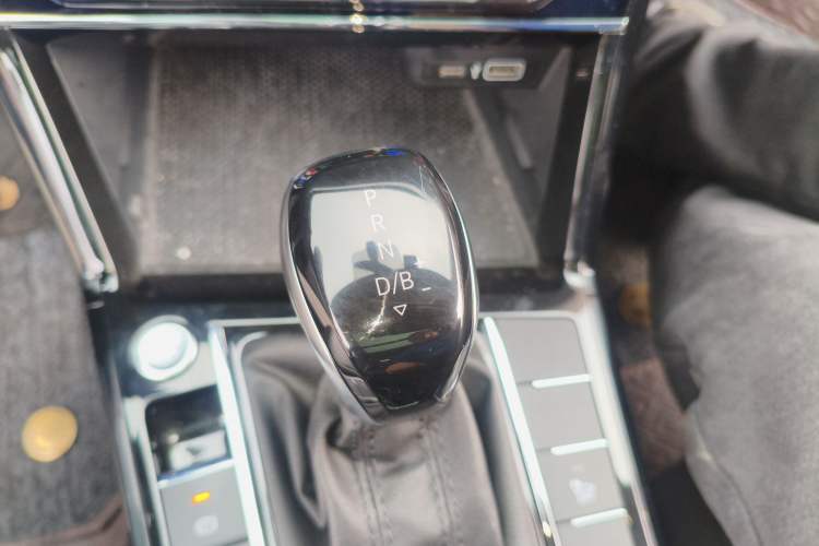 Used Volkswagen Passat New Energy 2023 430 PHEV Hybrid Elite Edition Gear Lever