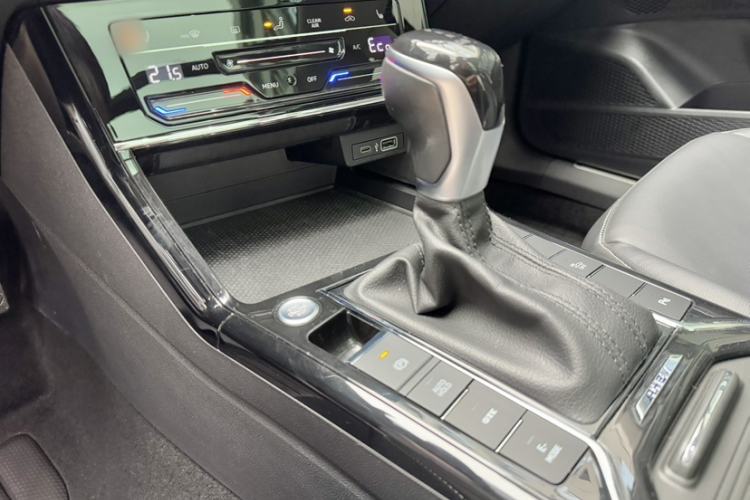 Used Volkswagen Passat New Energy 2023 430 PHEV Hybrid Elite Edition Gear Lever