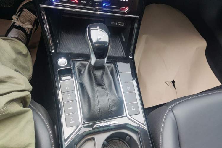 Used Volkswagen Passat New Energy 2023 430 PHEV Hybrid Elite Edition Gear Lever