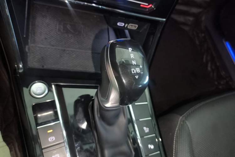 Used Volkswagen Passat New Energy 2023 430 PHEV Hybrid Luxury Edition Gear Lever
