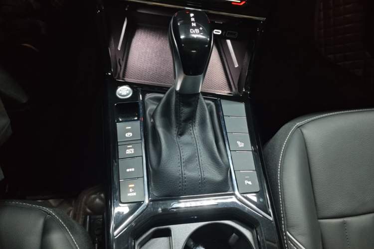 Used Volkswagen Passat New Energy 2023 430 PHEV Hybrid Elite Edition Gear Lever